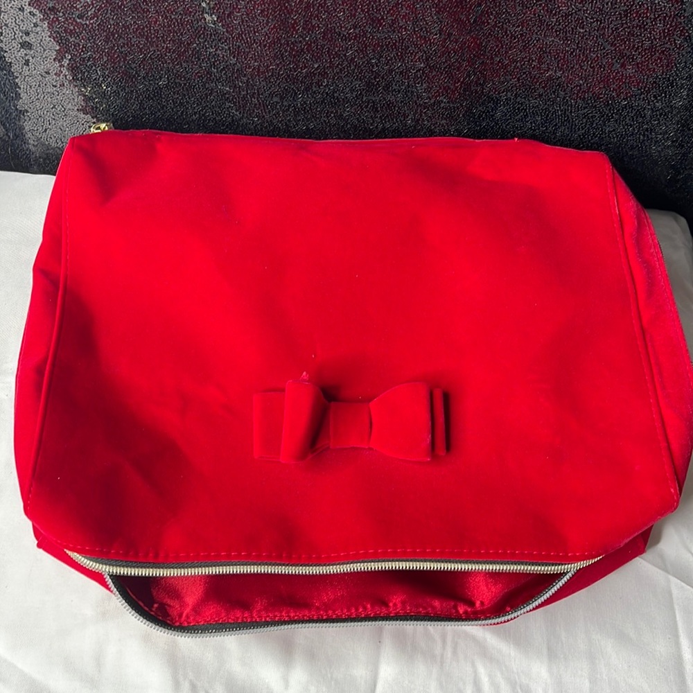 Estée Lauder + Zip Up Bag